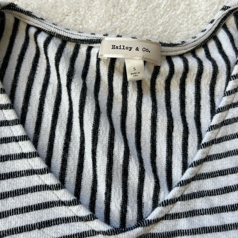Hailey & Co. Top - Picture 3 of 4